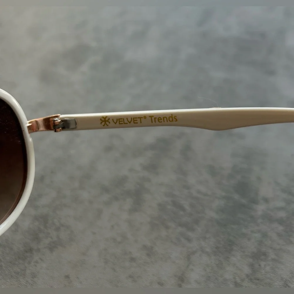 Venus Gloria Sunglasses - Picture 9 of 9